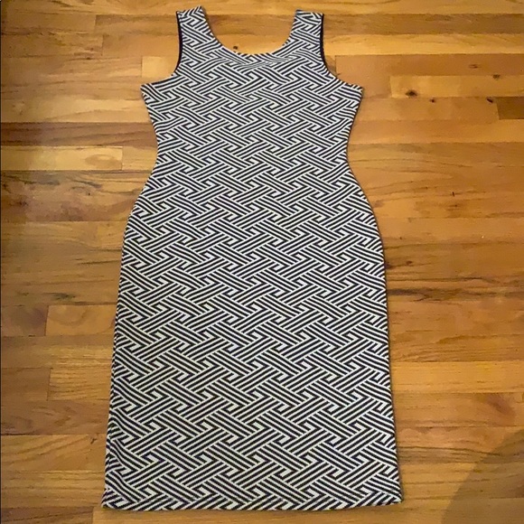 Textured Midi knit dress - Picture 1 of 3